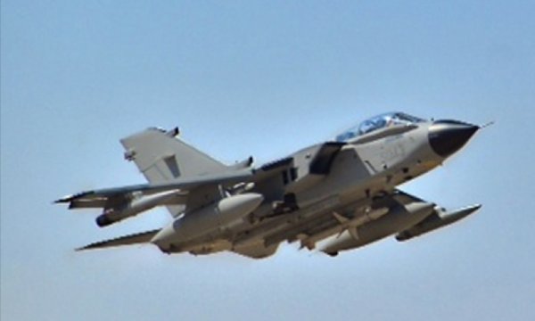 Irkçı İsrail savaş uçakları Gazze Şeridi'ne saldırdı