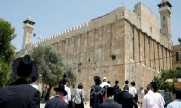 İşgal güçleri İbrahim Camii'nde ibadet edenlere saldırdı