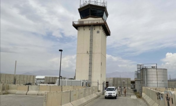 Taliban, 5 bin mahkumun bulunduğu Bagram Üssü'nü teslim aldı