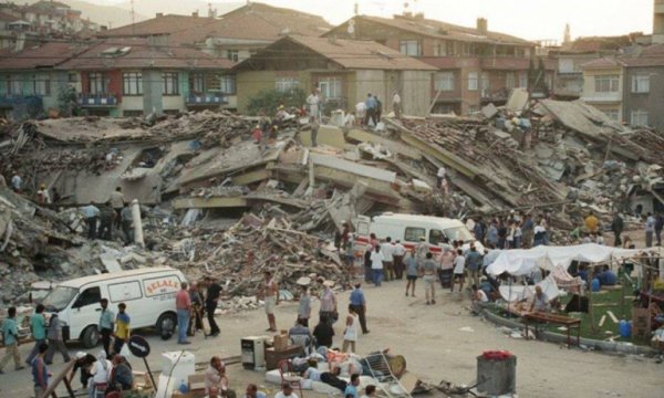 Marmara Depremi'nin üzerinden 22 yıl geçti