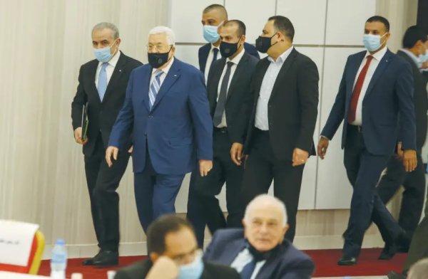 Filistin'de kan kaybeden Abbas baskıyı artırdı