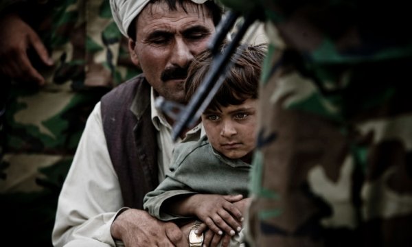 Afgan bebekler çocuk bile olamıyor!