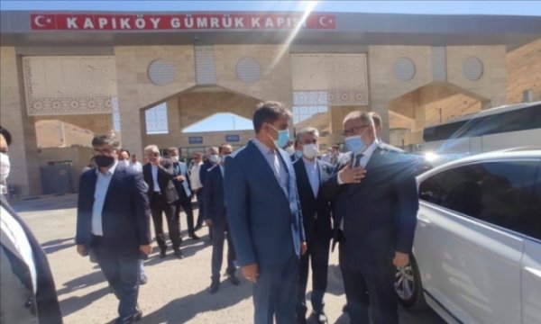 İran-Türkiye sınır kapısı açıldı