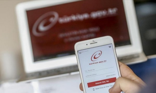 Yabancı uyruklular mobil cihaz kayıtları için e-Devlet'ten başvurabilecek