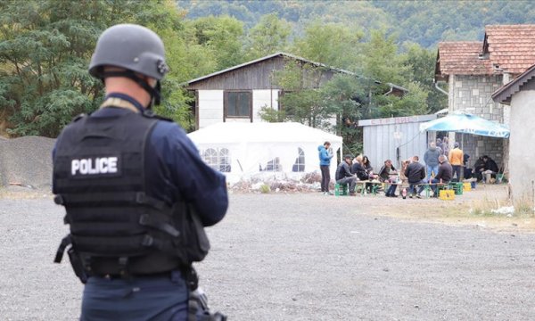 Sırbistan, Kosova ile sınır gerginliği konusunda NATO'nun tepkisini bekliyor