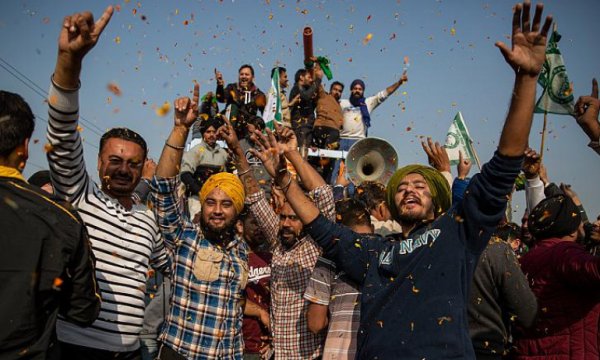 Çiftçilerin protestosu, Hindistan Başbakanı Modi'nin mahsur kalmasına neden oldu