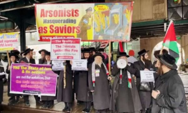 Ortodoks Yahudileri ve İsrail yanlısı iki grup karşıt protestolar düzenledi
