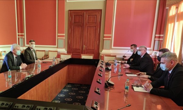 Bosnalı liderler provokatif eylemlere sahne olan Brçko'yu ziyaret etti