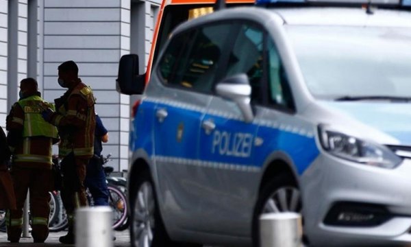 Almanya'da camiye silahlı saldırı