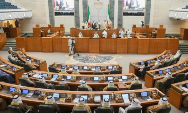 Kuveyt'te hükümet resmen istifa etti