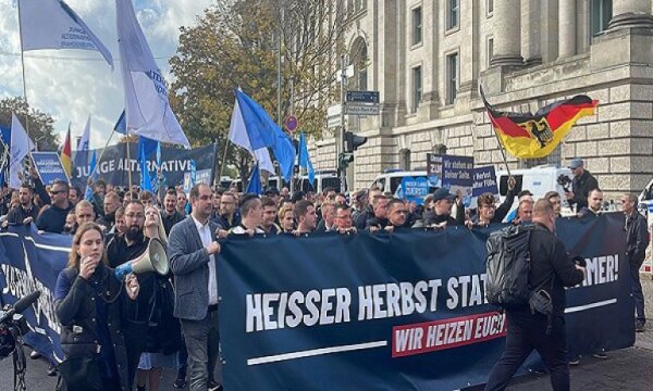 Almanya’da hükümetin enerji politikası protesto edildi