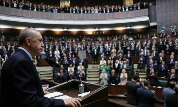 CHP'nin 'başörtüsü kanun' teklifi: Erdoğan anayasa değişikliği istedi 