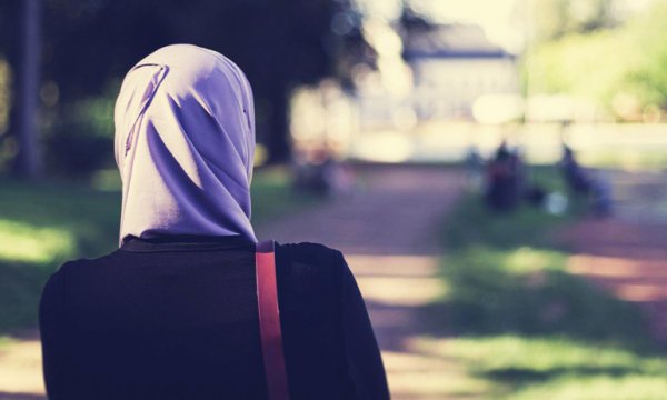AAD'den skandal karar: Şirketler isterse başörtüsünü yasaklayabilir