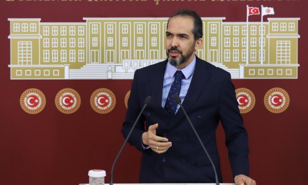 AKP’li vekilden sansür yasası itirafı: ‘ABD ile uzlaşarak hazırladık’