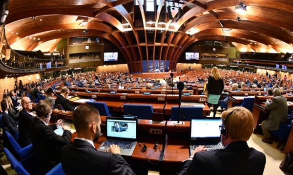 AKPM raporunda Türkiye'ye demokrasi ve insan hakları eleştirisi