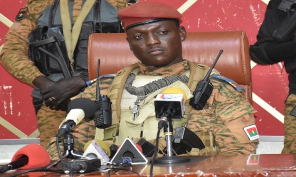 Burkina Faso’da İbrahim Traore geçiş dönemi devlet başkanı olarak atandı