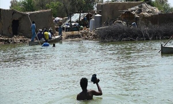 Pakistan'daki felakette ölü sayısı 1700'e çıktı