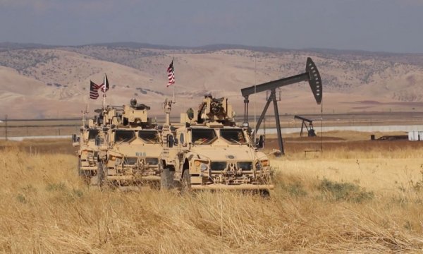 Amerikan işgali Suriye’nin Petrolünü ve Buğdayını Yağmalamaya Devam Ediyor