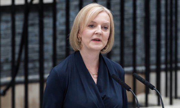 İngiltere'de 5 Eylül'de Başbakanlık koltuğuna oturan Liz Truss'ın liderliği sorgulanıyor