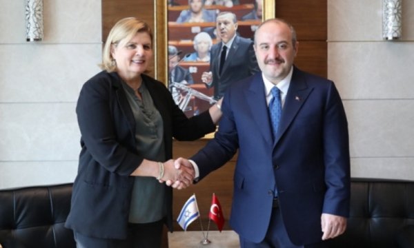 Tam normalleşme! Bakan Varank, İsrailli mevkidaşı ile bir araya geldi