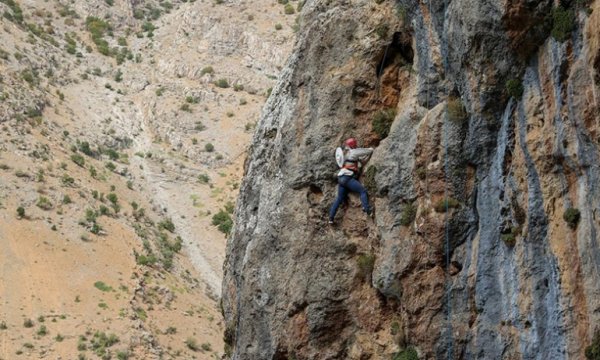 Zirvedeki 'kaya balı'na profesyonel dağcılarla ulaştılar
