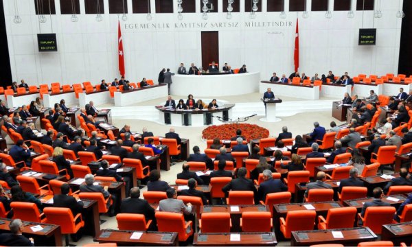 'Yolsuzluk iddiaları araştırılsın' önergesi AKP ve MHP oylarıyla reddedildi