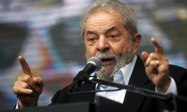 Brezilya'da seçimi Lula da Silva kazandı