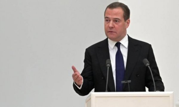 Medvedev: Ukrayna'da şeytana karşı savaş veriyoruz