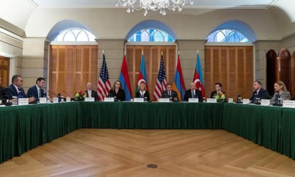 Azerbaycan ve Ermenistan, Washington’da masaya oturdu