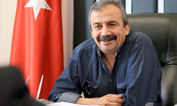 Sırrı Süreyya Önder'e 5 ay hapis cezası