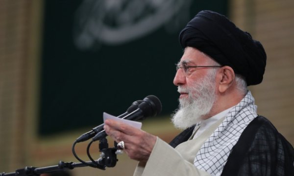 Devrim Lideri: İran İslam Cumhuriyetinin gelişmesi Batı için kabul edilemezdir