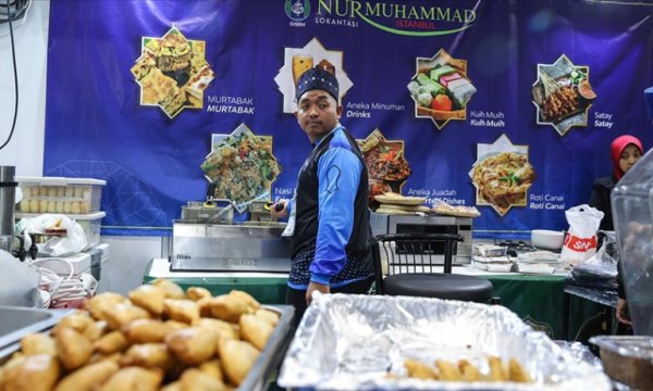 8. Dünya Helal Zirvesi ve 9. İİT Helal Expo Fuarı İFM'de devam ediyor