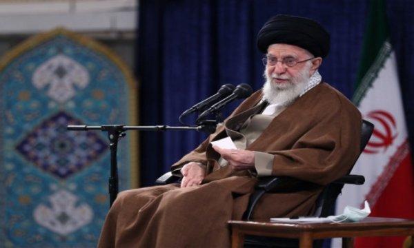 İmam Hamanei: Müzakere, sürekli fidye isteyen ABD ile sorunları çözmeyecek