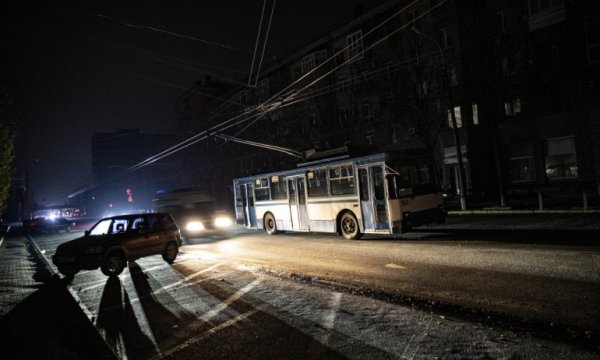 Rusya 'enerjiyi' vurdu Ukrayna karanlığa gömüldü