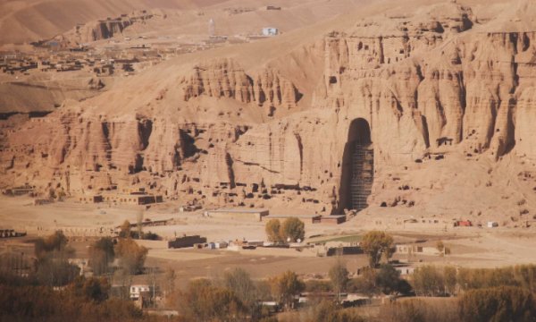 Afganistan'da kadınların STK'larda çalışması askıya alındı
