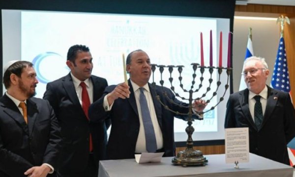 Türk kökenli Yahudiler Hanuka Bayramı'nı New York'taki Türkevi'nde kutladı