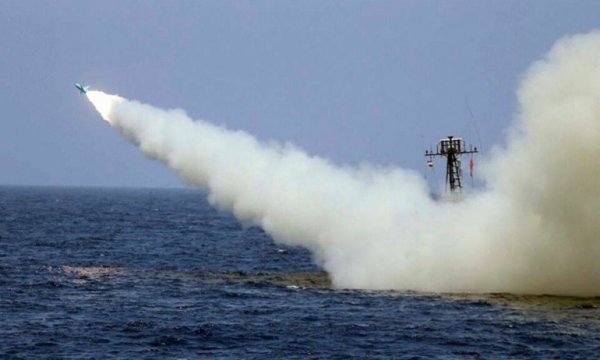 İran’dan Hürmüz Boğazı'nda askeri tatbikat
