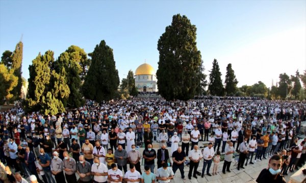 Sebat Cuması: Binlerce kişi Mescid-i Aksa'da namaz kıldı
