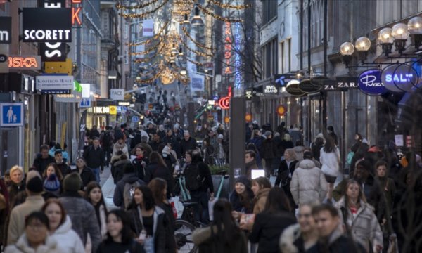 İsveç tüm Kovid-19 kısıtlamalarını kaldırdı