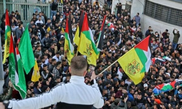Nablus Şehitlerini binlerce Filistinli uğurladı