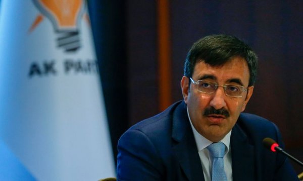 Erdoğan'a yakın isimden FETÖ savunması: Henüz gerçek yüzü...