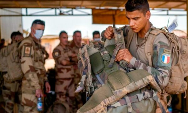 Mali'den çekilen Fransız ve Avrupalı askerleri Nijer kabul etti
