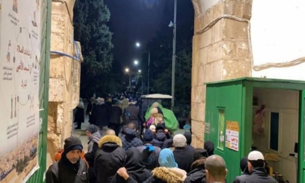 Mescid-i Aksa'da şehitler şafağı buluşması