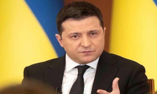 Zelenskiy sıkıyönetim ilan etti