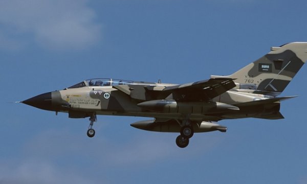 Suudi koalisyon, Yemen'e saldırmaya devam ediyor