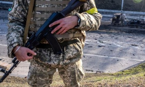 Ukrayna yabancı gönüllü savaşçıları ülkeye vizesiz alacak