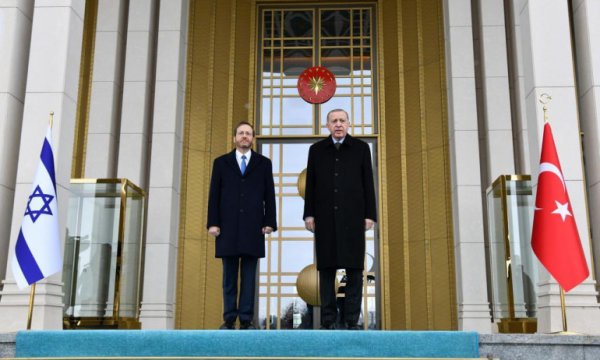 Ahmet Hakan katil İsrail'e ve Erdoğan'a kol kanat gerdi!