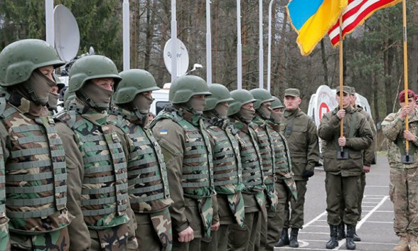 Amerikalı eski istihbarat subayı Ritter: ABD ve İngiliz ordusu Ukraynalı neo-Nazileri eğitti