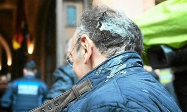 Fransa'da Cumhurbaşkanı Adayı Eric Zemmour'a yumurtalı saldırı