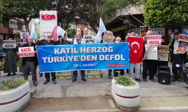 Herzog'un Türiye ziyareti İskenderun'da protesto edildi